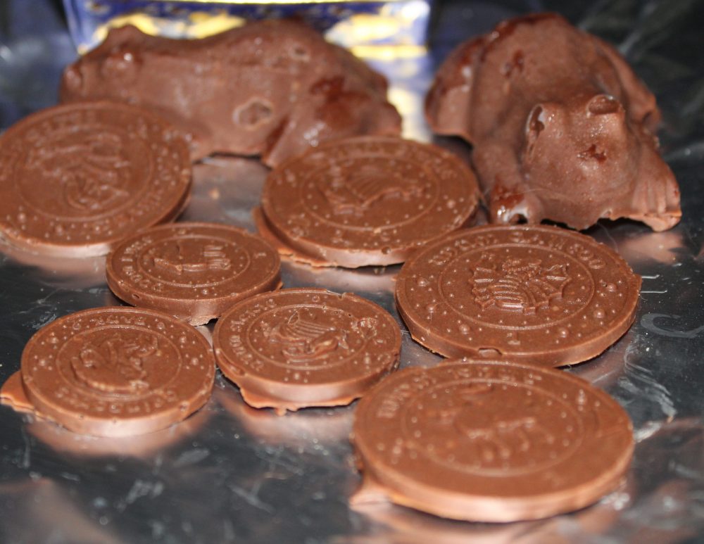 10 Days of Harry Potter: Chocolate Frogs, Coins, and More